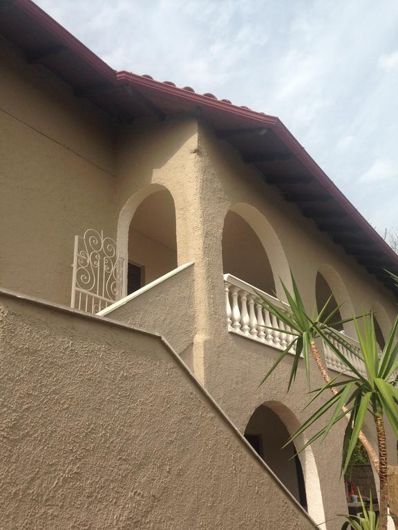 The Beach House - Apartments & Studios (Adults Only) Άφυτος Εξωτερικό φωτογραφία